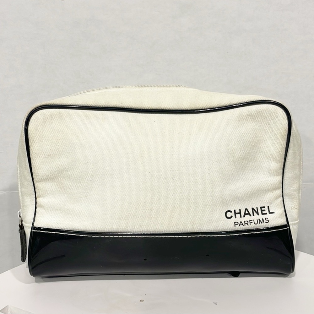 CHANEL‎ Fabric Makeup Bag Off White Black Top Zipper Logo on Exterior & Interior